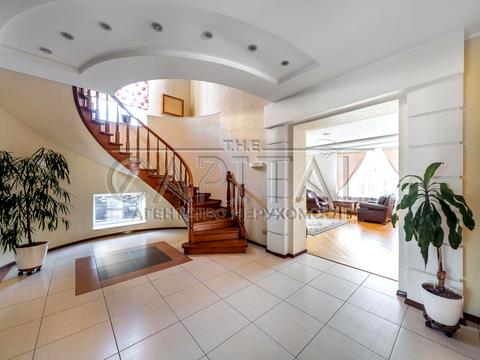 будинок за адресою с. Петропавлівська Борщагівка, Миру вул., 44