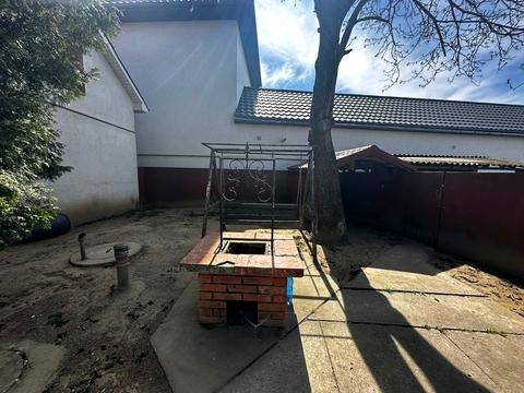 дом по адресу Центральна