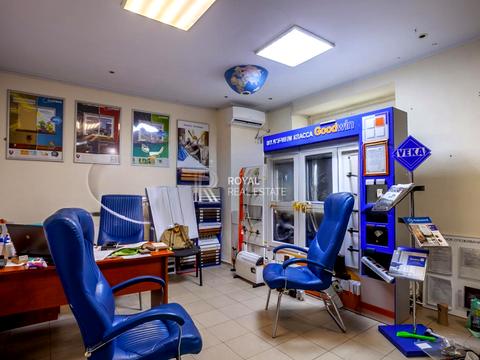 комерційна за адресою Автозаводська вул., 83