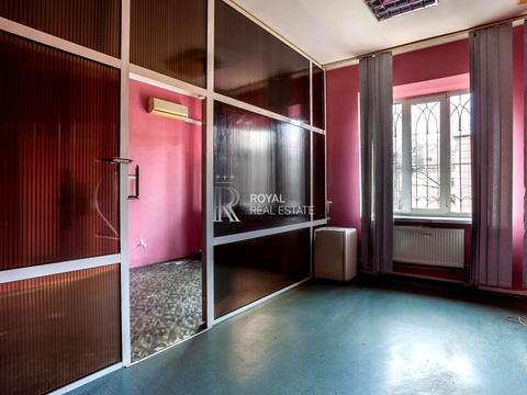 комерційна за адресою Автозаводська вул., 83