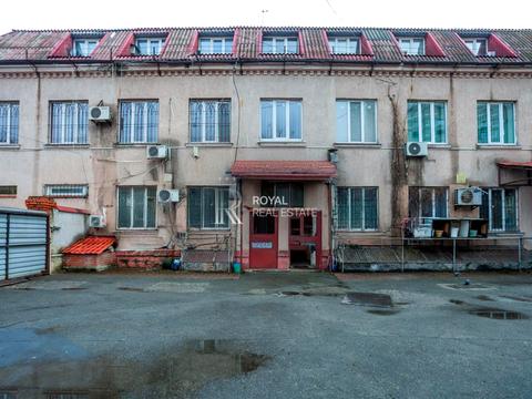 комерційна за адресою Автозаводська вул., 83
