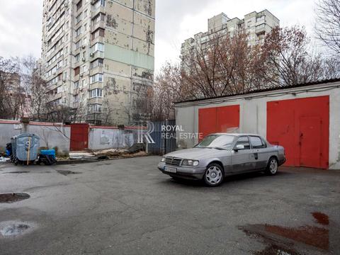 комерційна за адресою Автозаводська вул., 83