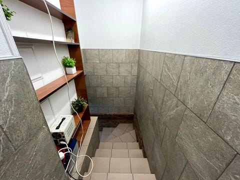комерційна за адресою Митрополита Андрея вул., 18