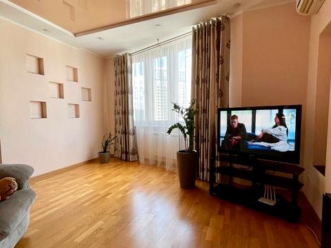 квартира за адресою Дніпровська набережна вул., 19-А