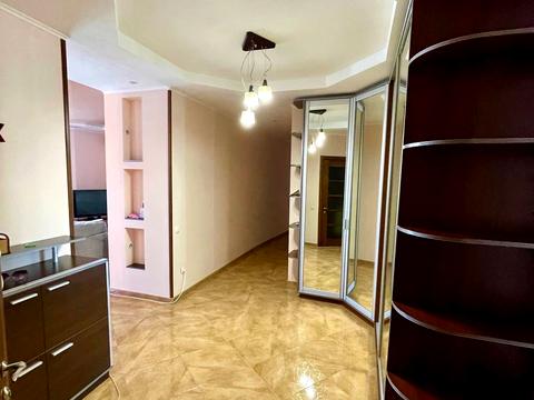 квартира за адресою Дніпровська набережна вул., 19-А