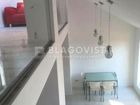 квартира за адресою Регенераторна вул., 4 к15