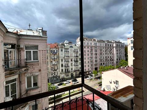 квартира за адресою Антоновича вул. (Горького), 9
