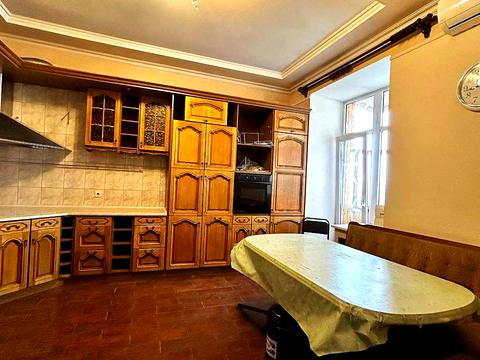 квартира за адресою Антоновича вул. (Горького), 9
