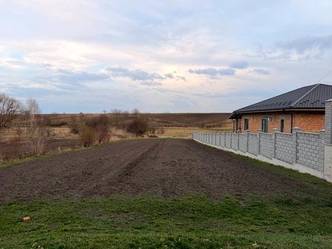 участок по адресу Комарова ул.