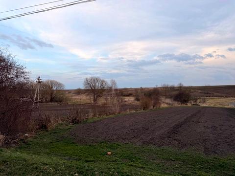 участок по адресу Комарова ул.