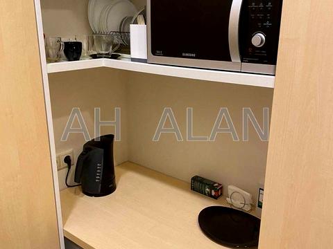комерційна за адресою Предславинська вул., 30