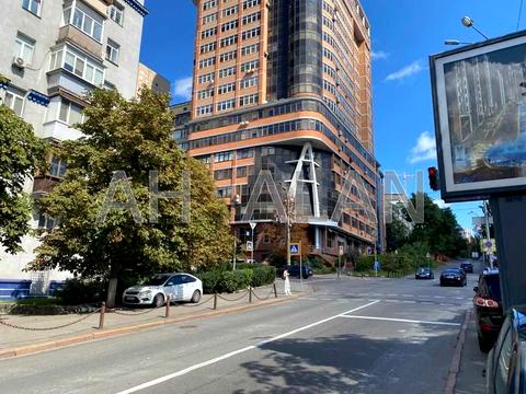 комерційна за адресою Предславинська вул., 30