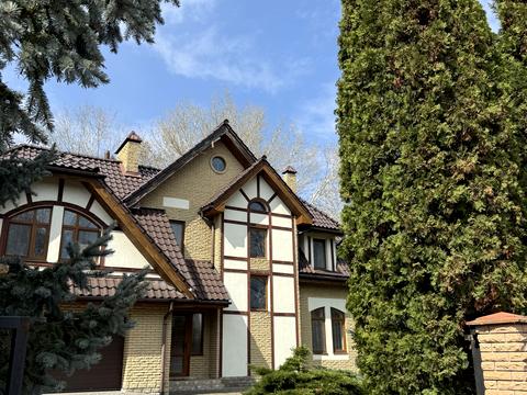 будинок за адресою Набережна, 12