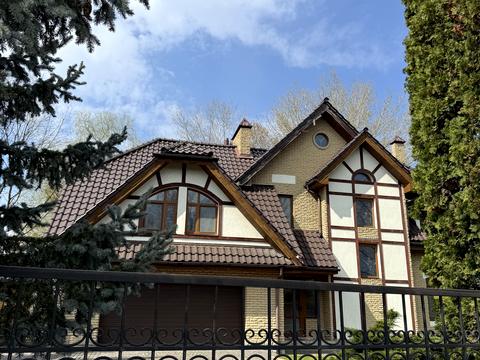 будинок за адресою Набережна, 12
