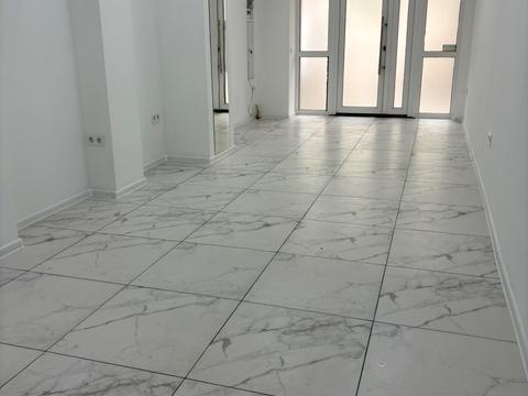 комерційна за адресою Незалежності вул., 148а
