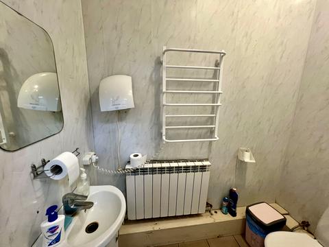 комерційна за адресою 1 травня, 1
