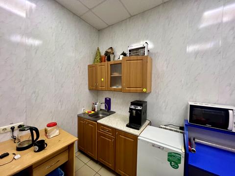 комерційна за адресою 1 травня, 1