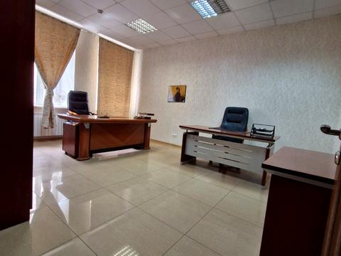 комерційна за адресою Антоновича вул. (Горького), 48-Б