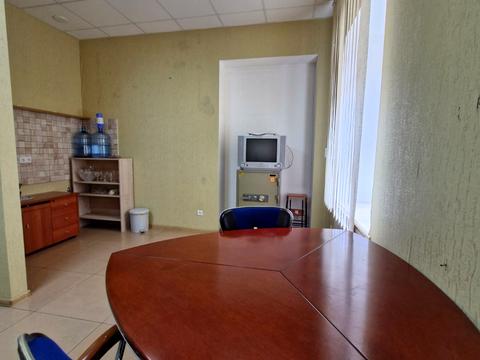 комерційна за адресою Антоновича вул. (Горького), 48-Б