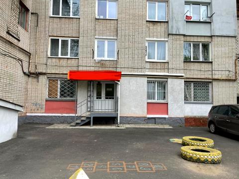 комерційна за адресою Льонокомбінатівська вул., 15
