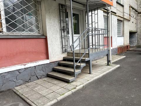 комерційна за адресою Льонокомбінатівська вул., 15