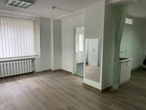 комерційна за адресою Льонокомбінатівська вул., 15