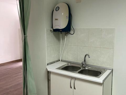 комерційна за адресою Льонокомбінатівська вул., 15