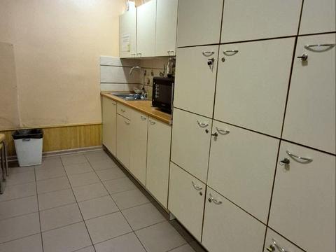 комерційна за адресою Зоопаркова вул., 1