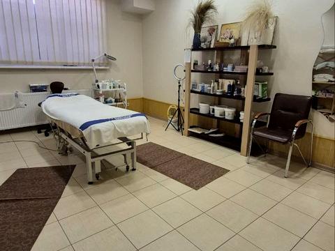 комерційна за адресою Зоопаркова вул., 1