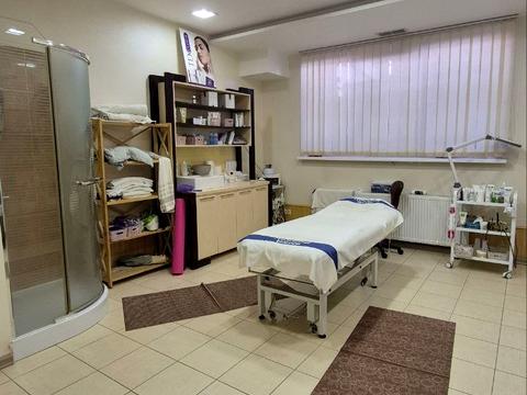 комерційна за адресою Зоопаркова вул., 1
