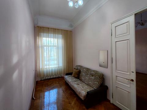 1863988644000639