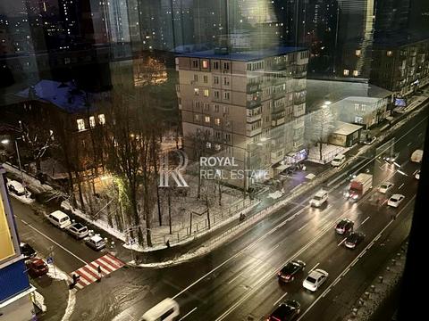 комерційна за адресою Вадима Гетьмана вул., 6