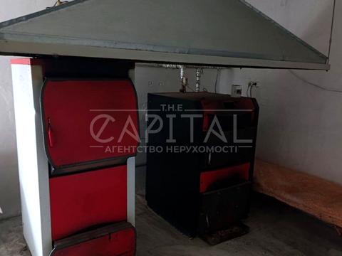 комерційна за адресою вул. Миру, 2