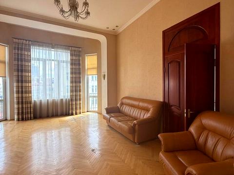 квартира за адресою Антоновича вул. (Горького), 10