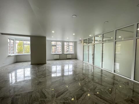 комерційна за адресою Лесі Українки бульв., 7-А