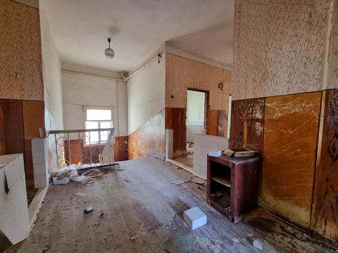 комерційна за адресою Центральна, 73