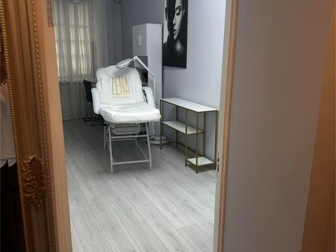 комерційна за адресою Лютеранська вул., 17