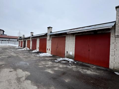 паркомісце за адресою Гайдамацька вул. (Марфи Струтинської), 15