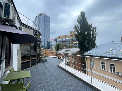 комерційна за адресою Басейна вул., 7