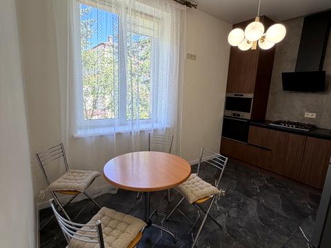 квартира за адресою Азовська вул., 5