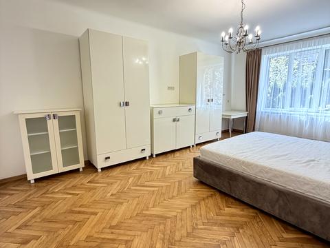 квартира за адресою Азовська вул., 5