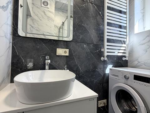 квартира за адресою Азовська вул., 5