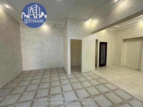 комерційна за адресою Марії Заньковецької вул., 23