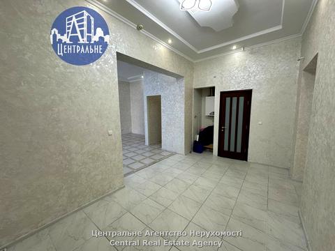 комерційна за адресою Марії Заньковецької вул., 23