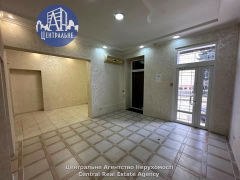 комерційна за адресою Марії Заньковецької вул., 23