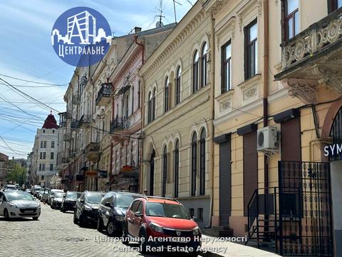 комерційна за адресою Марії Заньковецької вул., 23