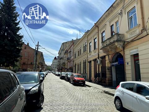 комерційна за адресою Марії Заньковецької вул., 23