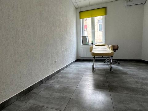 комерційна за адресою Д. Данилишина, 6