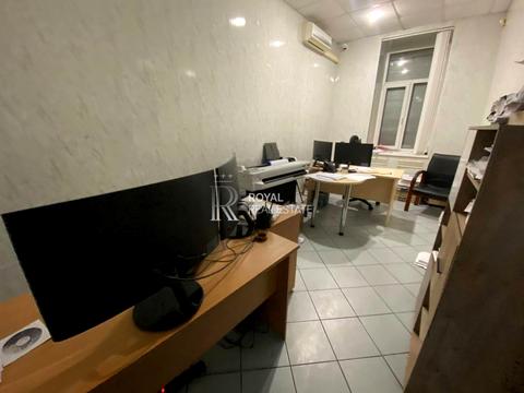 комерційна за адресою Київ, Еспланадна вул., 30