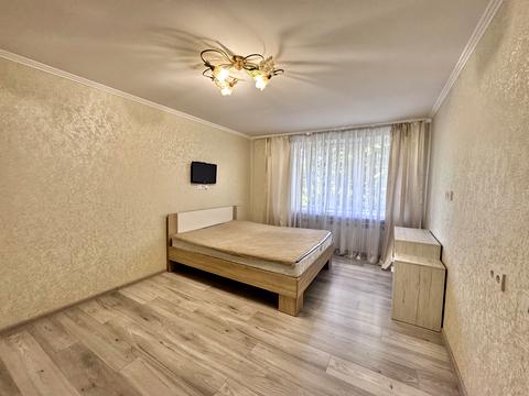 квартира за адресою Героїв Крут бульв. (Героїв Сталінграду), 9-А